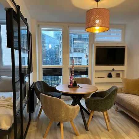 Apartament Centrum Warszawy Pereca *