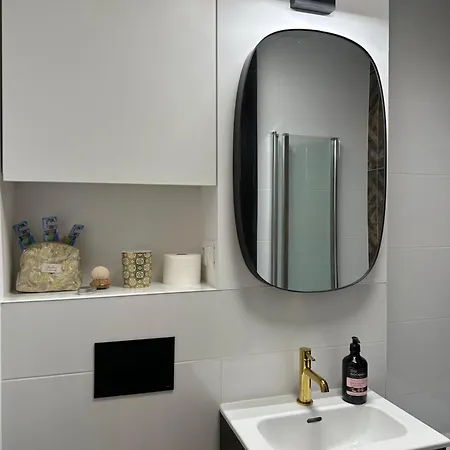 Centrum Warszawy Pereca 公寓